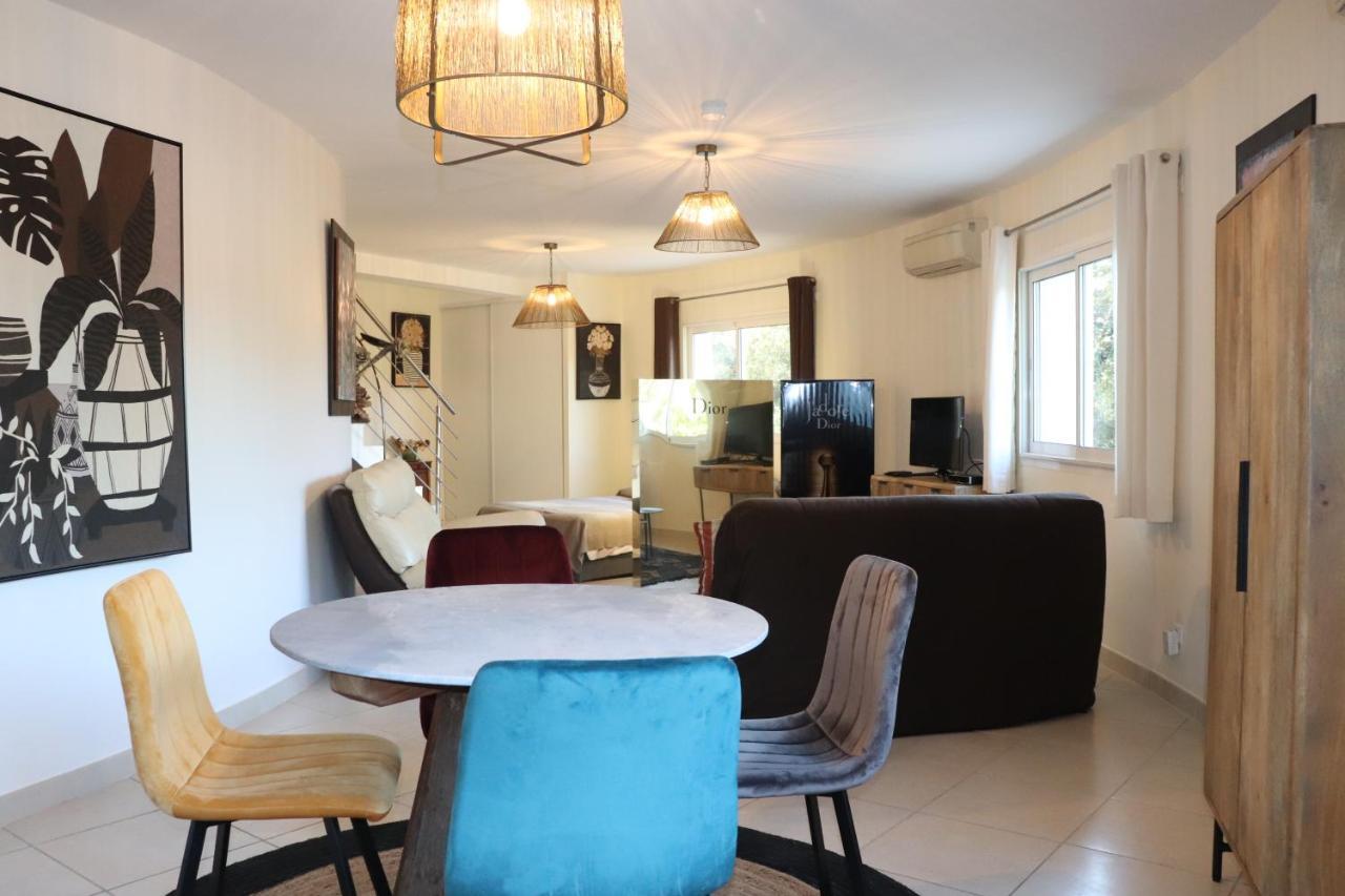 50 M2 Avec Parking Gratuit Sur Place