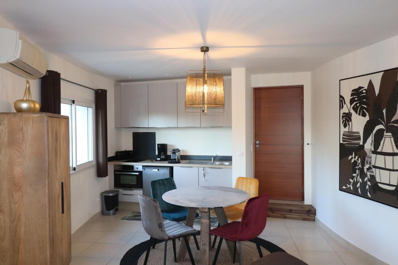 50 M2 Avec Parking Gratuit Sur Place