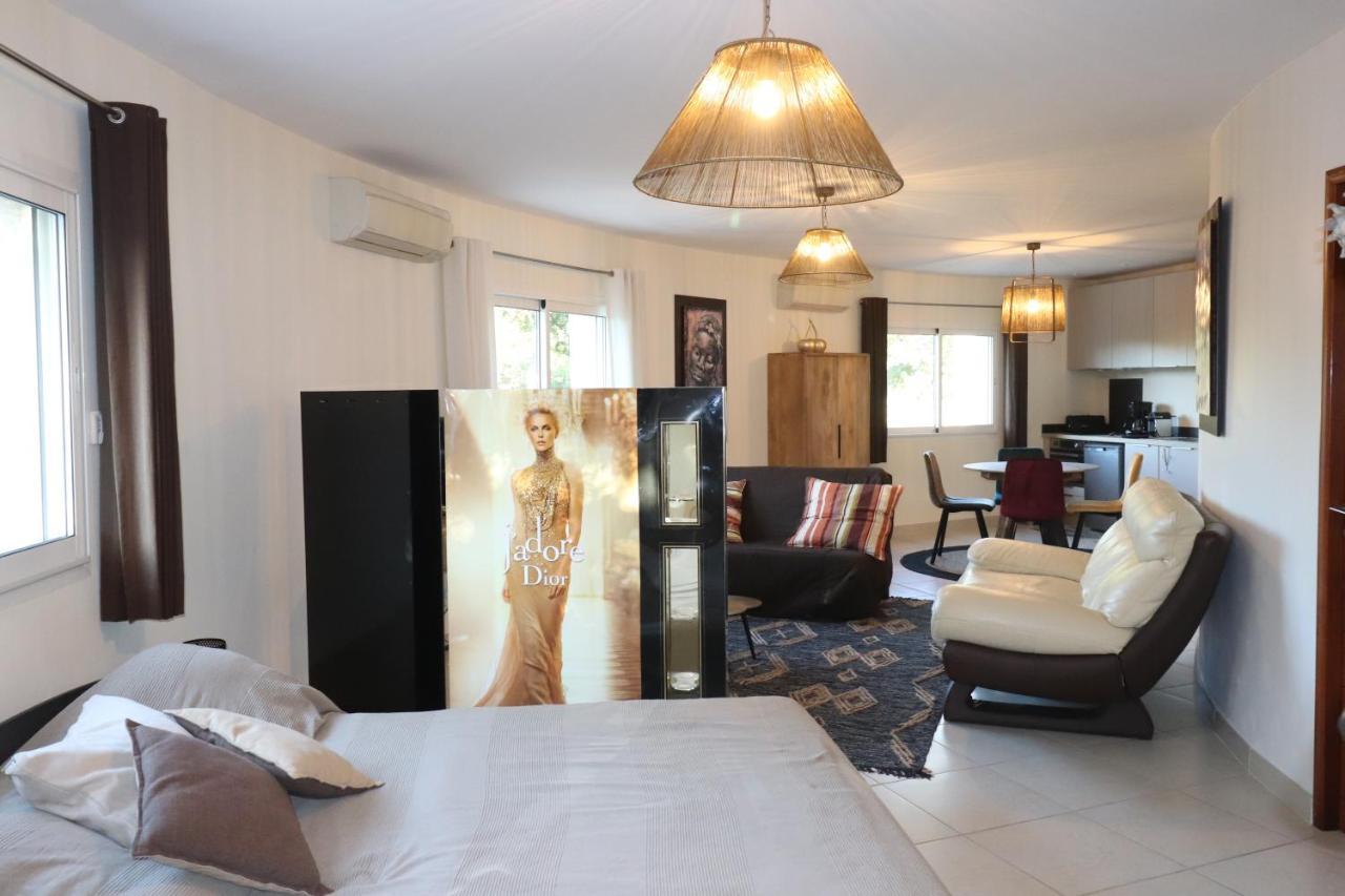 50 M2 Avec Parking Gratuit Sur Place Apartment