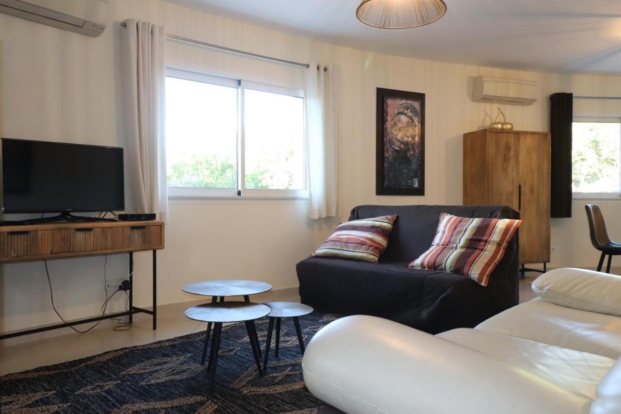 50 M2 Avec Parking Gratuit Sur Place Vailhauques